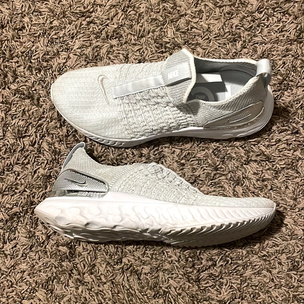 Nike react slip on running shoes